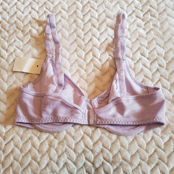 Warner’s Ribbed Underwire Bra - Picture 2 of 3